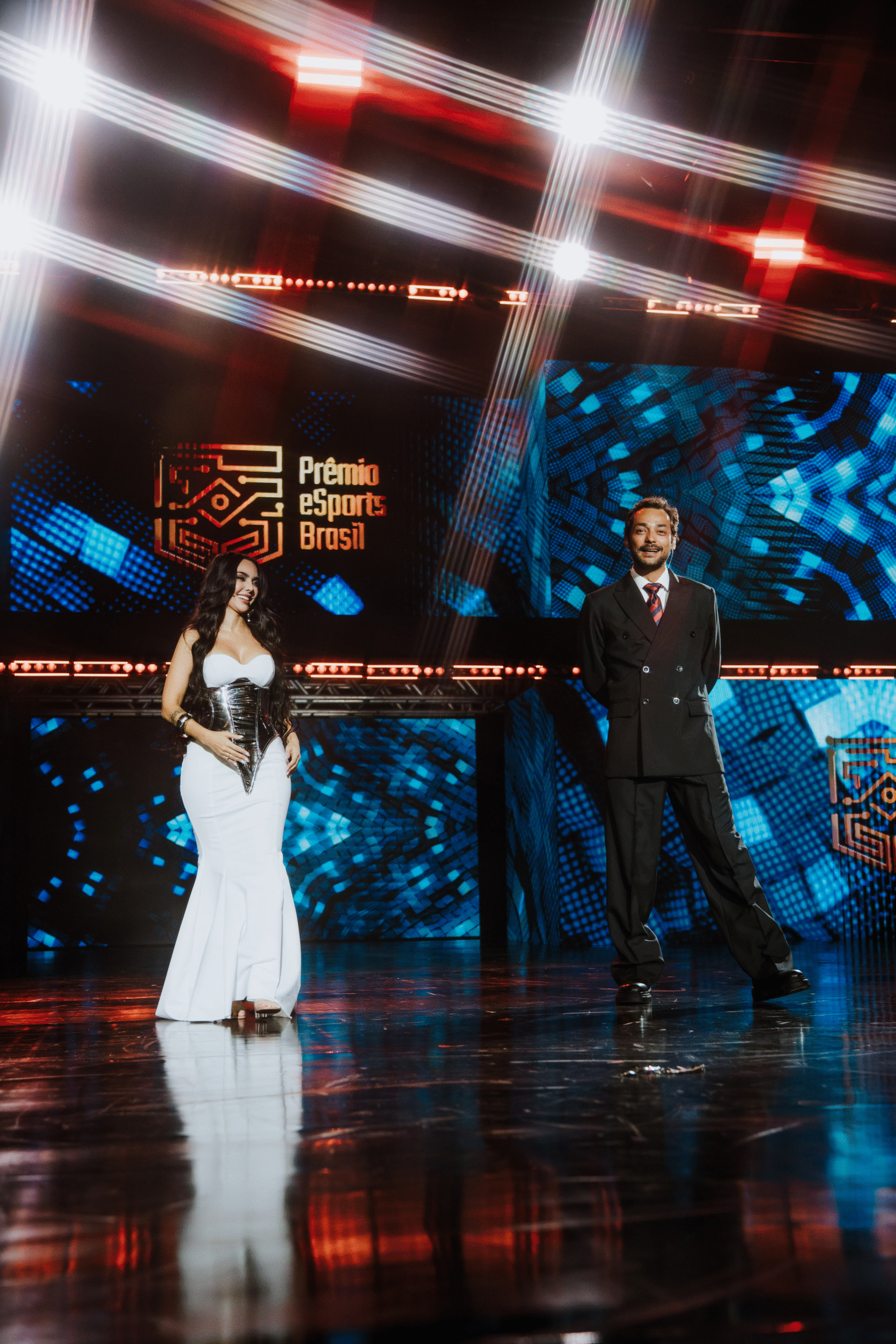 Vencedores do Prêmio eSports Brasil 2025 consagra MT7 com três troféus